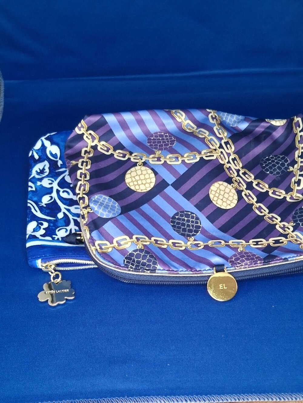 Estée Lauder Cosmetic Bag Duo Floral Pouch & Gold Chain Print Case - Picture 3 of 12